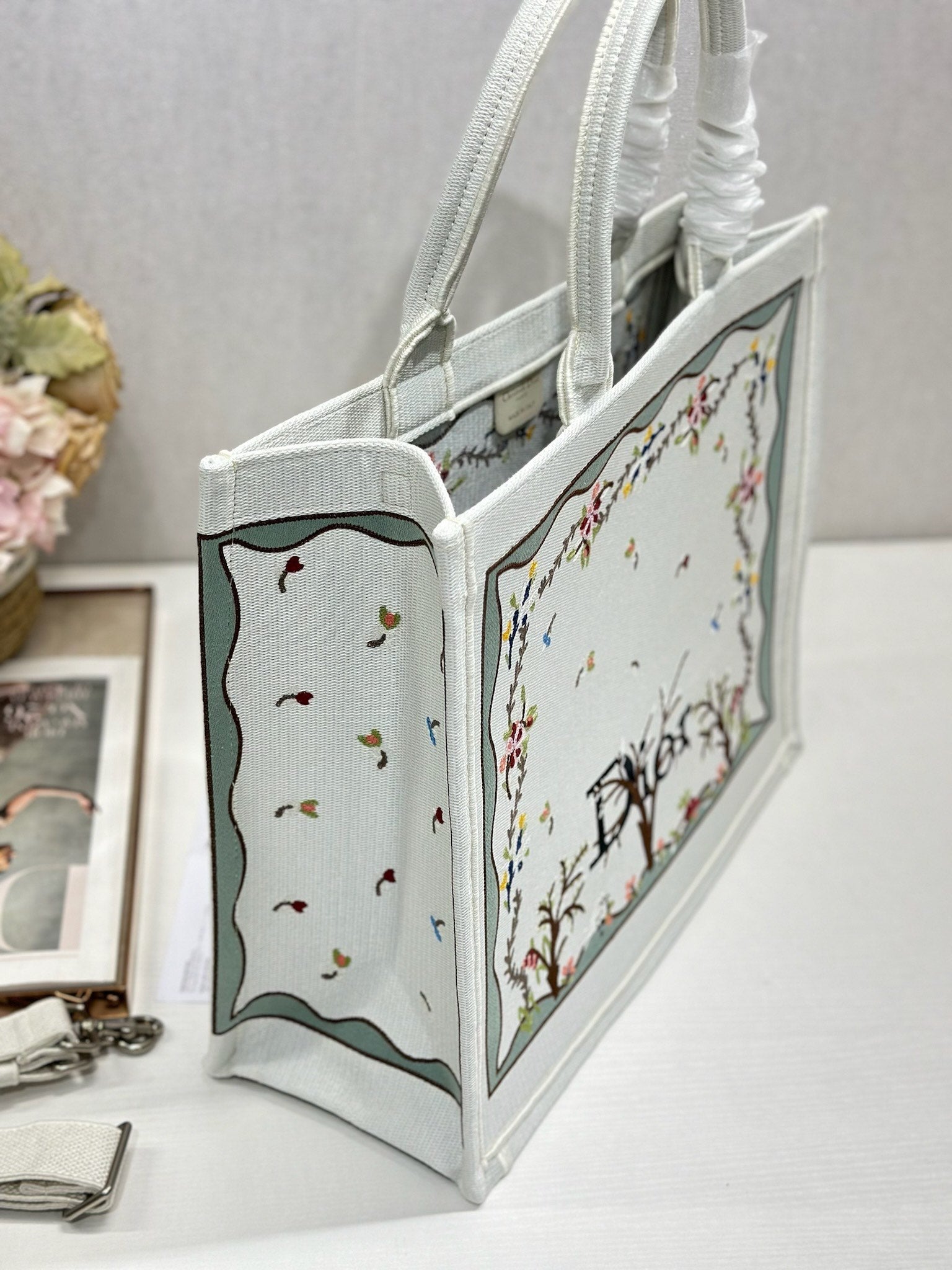 D-Book Tote