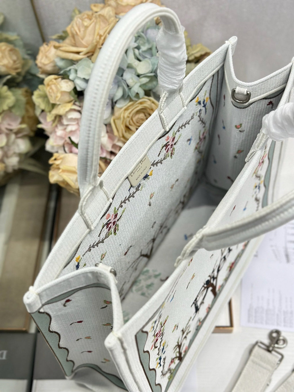 D-Book Tote