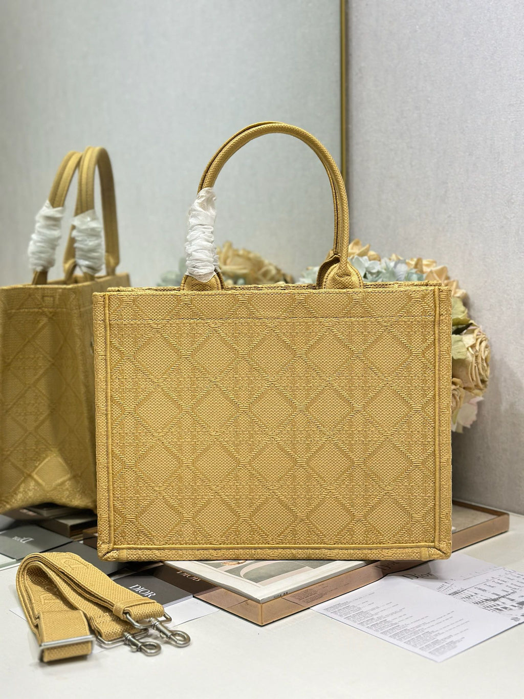 D-Book Tote