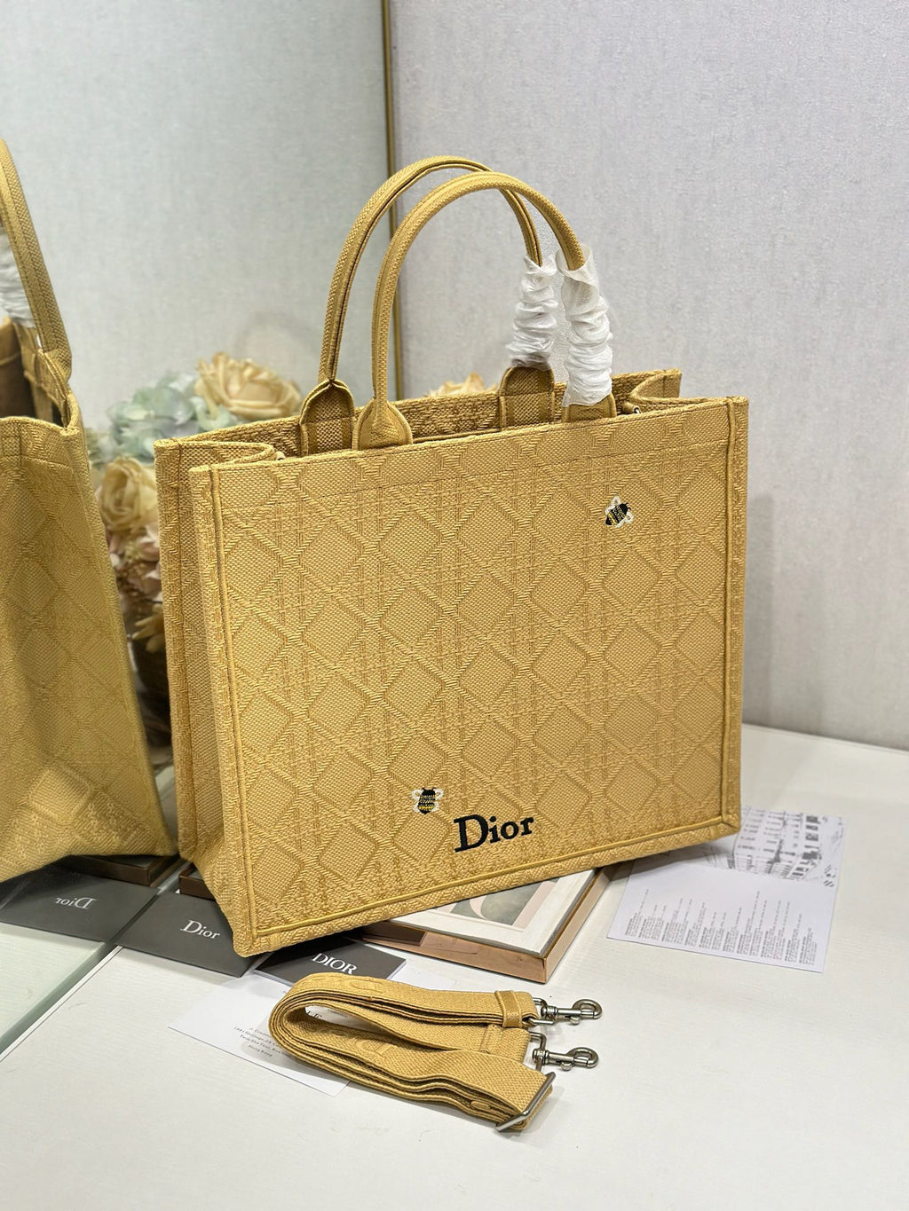 D-Book Tote