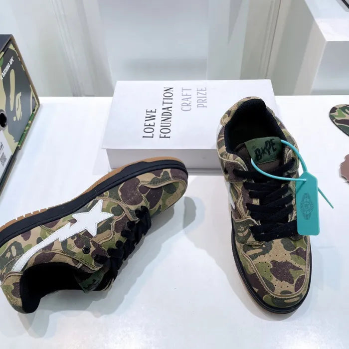 B - SNEAKERS