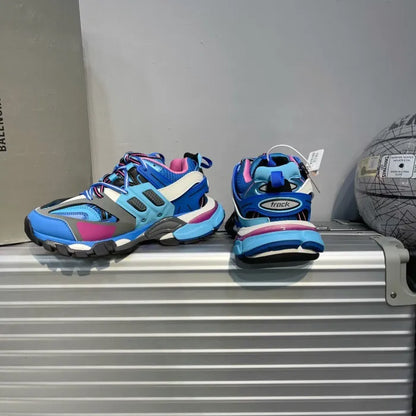 B - SNEAKERS