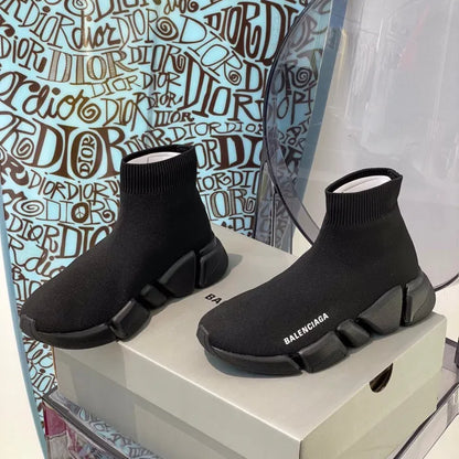 B - SNEAKERS