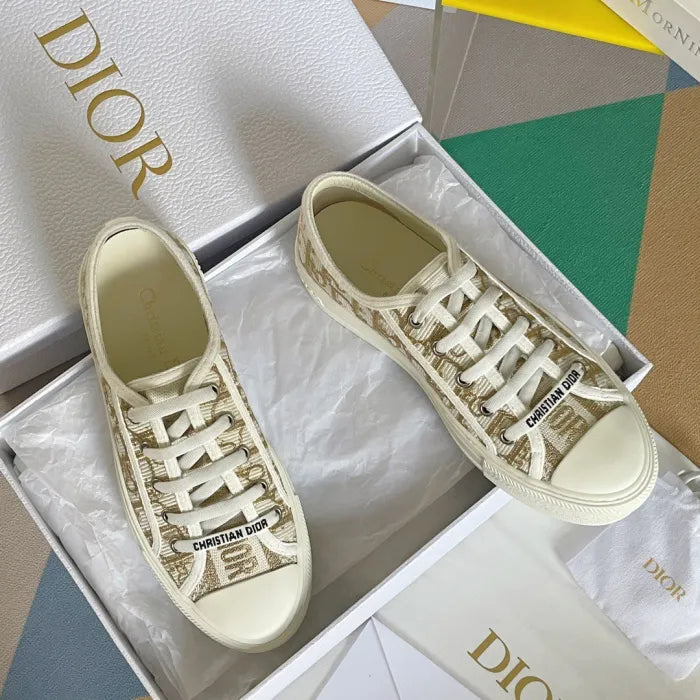 D - SNEAKERS