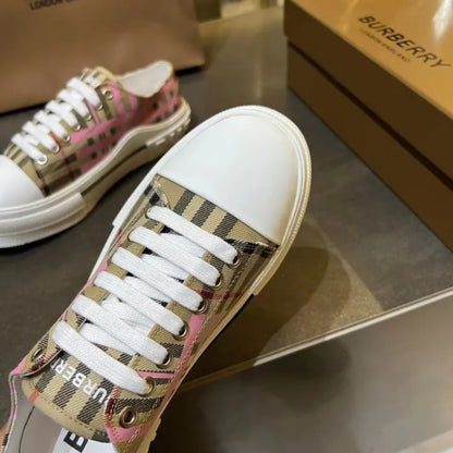 B - SNEAKERS