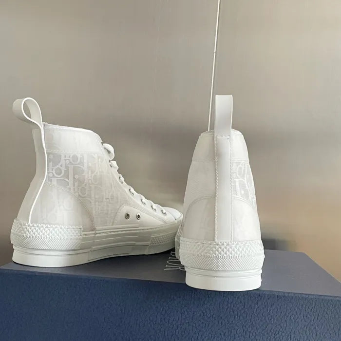 D - SNEAKERS