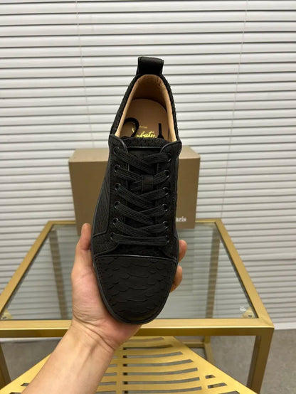 C - SNEAKERS