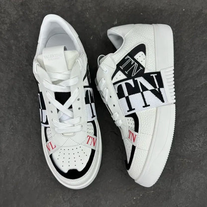 V - SNEAKERS