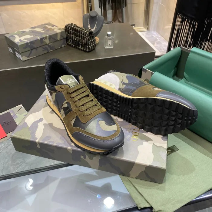 V - SNEAKERS