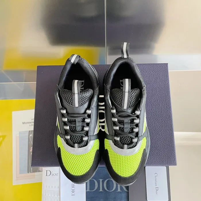 D - SNEAKERS