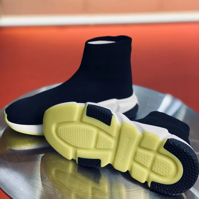 B - SNEAKERS