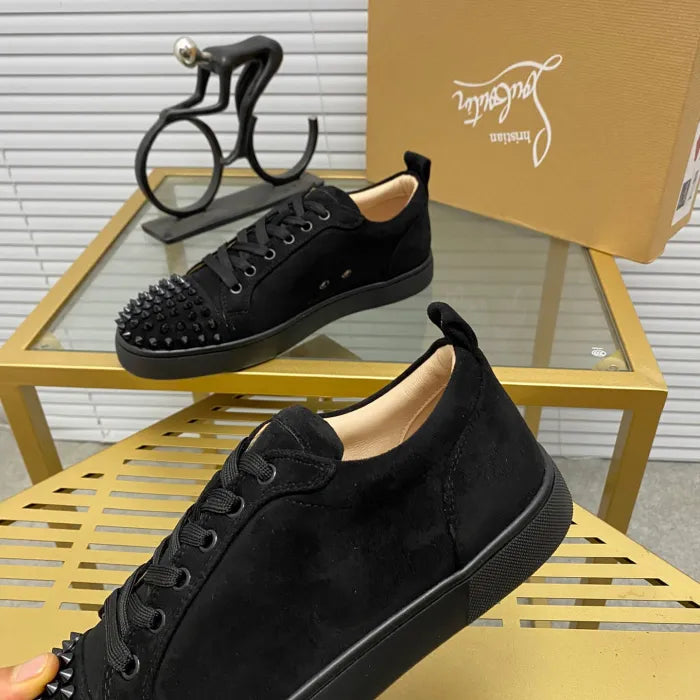 C - SNEAKERS