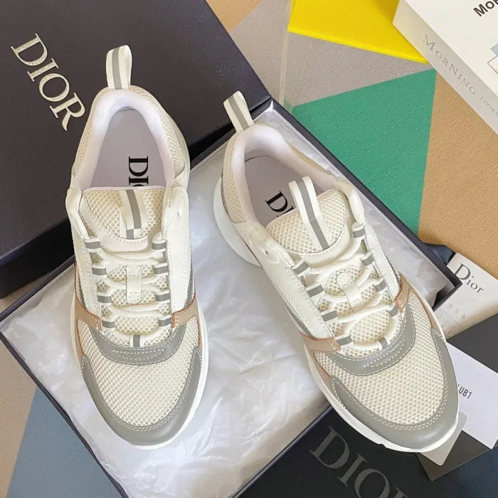 D - SNEAKERS