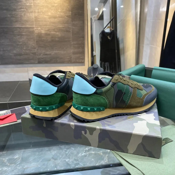 V - SNEAKERS