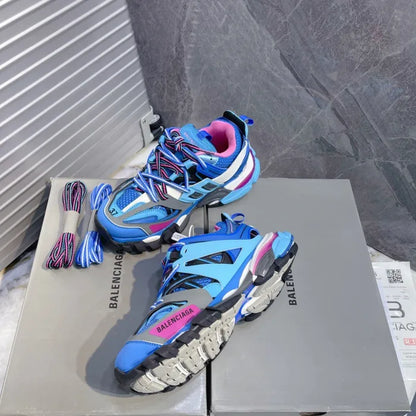 B - SNEAKERS