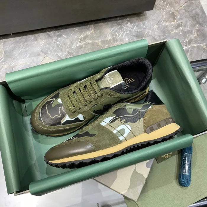 V - SNEAKERS