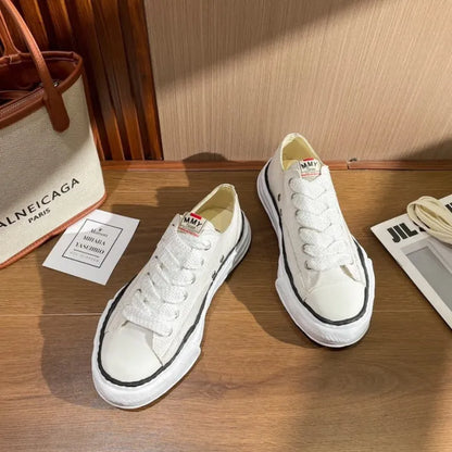 A - SNEAKERS