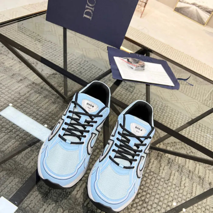 B - SNEAKERS
