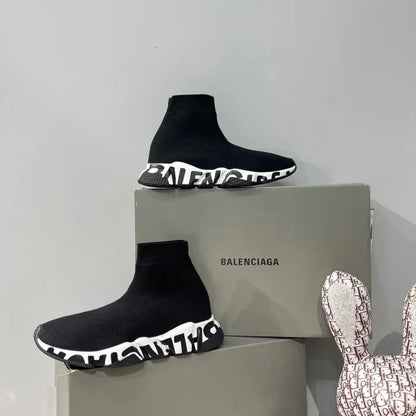 B - SNEAKERS