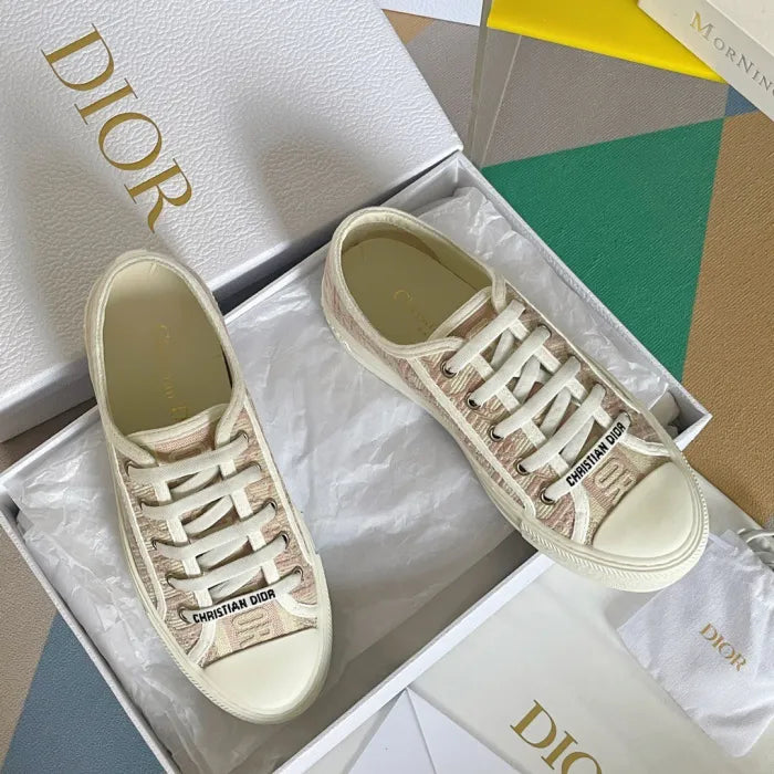 D - SNEAKERS