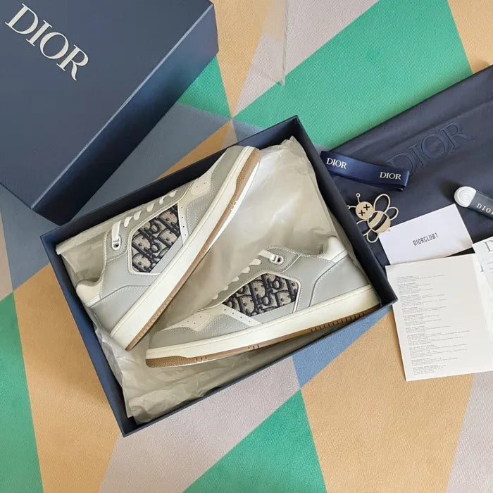D - SNEAKERS