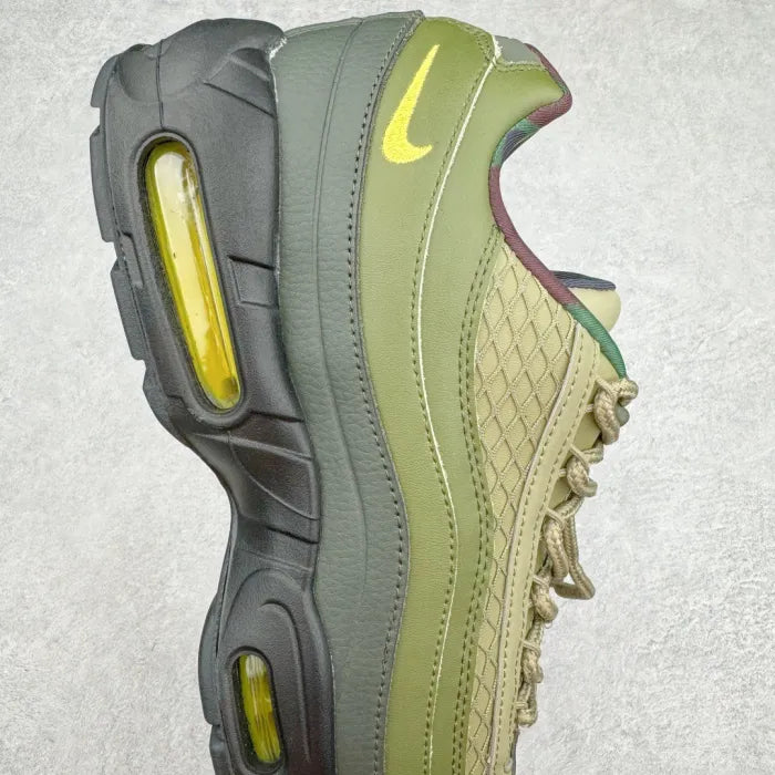 C - SNEAKERS