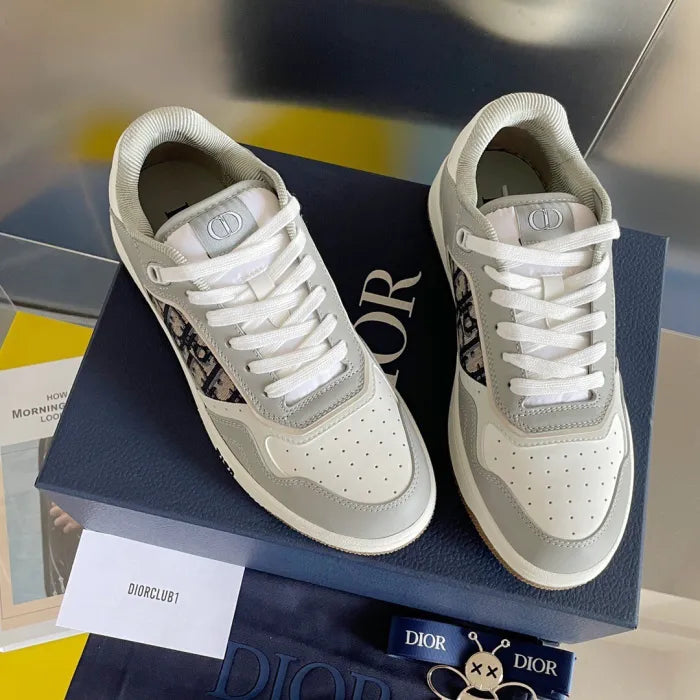 D - SNEAKERS