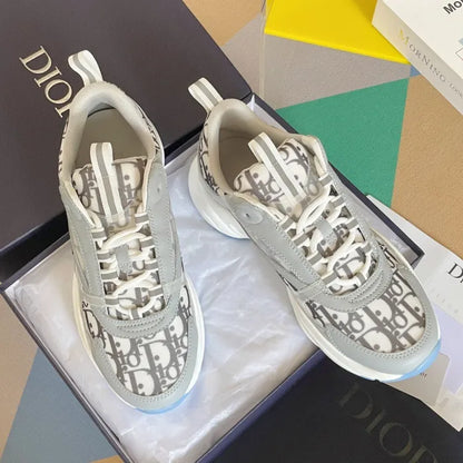 D - SNEAKERS
