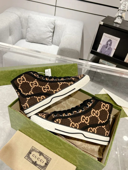SNEAKERS 02