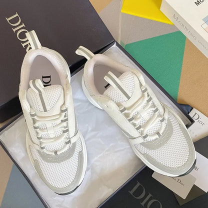 D - SNEAKERS