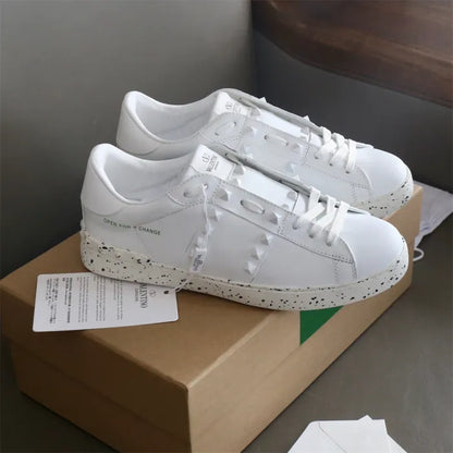 V - SNEAKERS