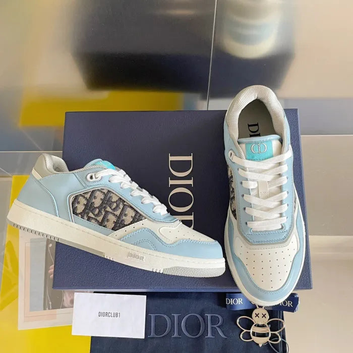 D - SNEAKERS