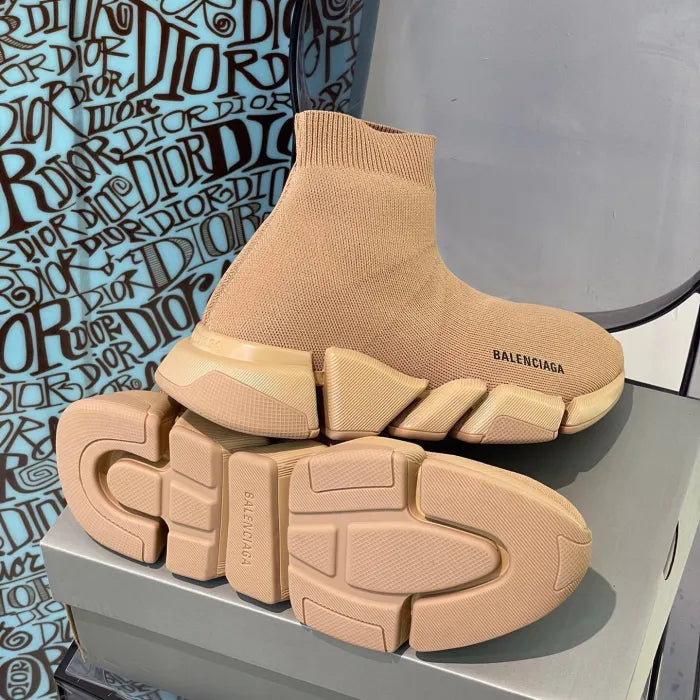 B - SNEAKERS