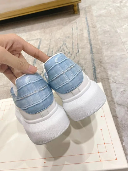 A - SNEAKERS