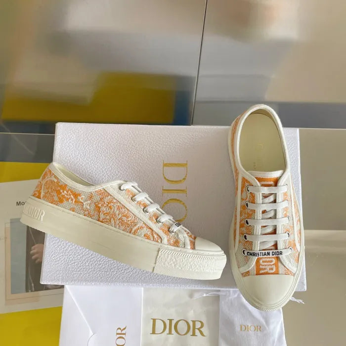 D - SNEAKERS