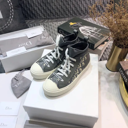 D - SNEAKERS