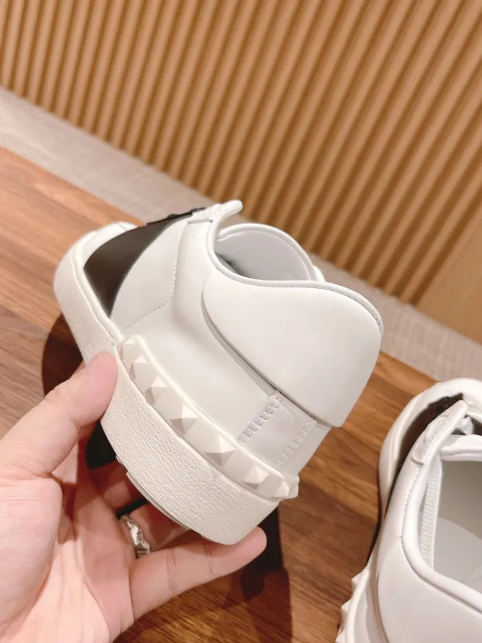 V - SNEAKERS