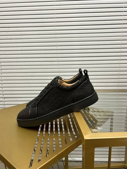 C - SNEAKERS