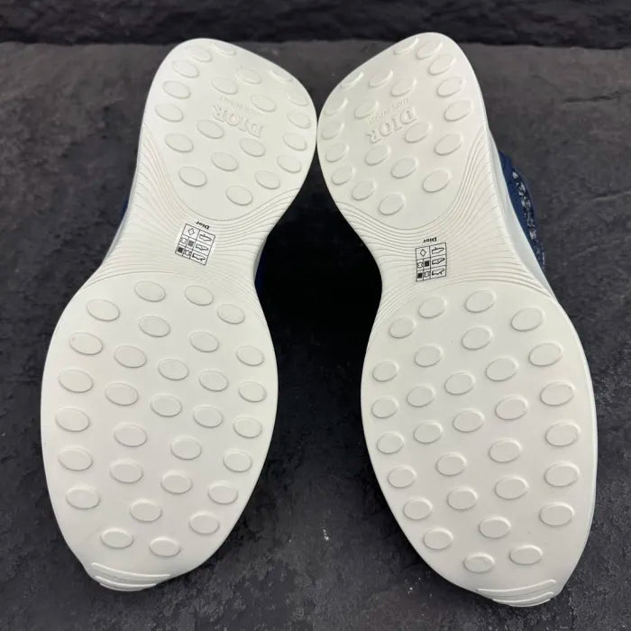 D - SNEAKERS