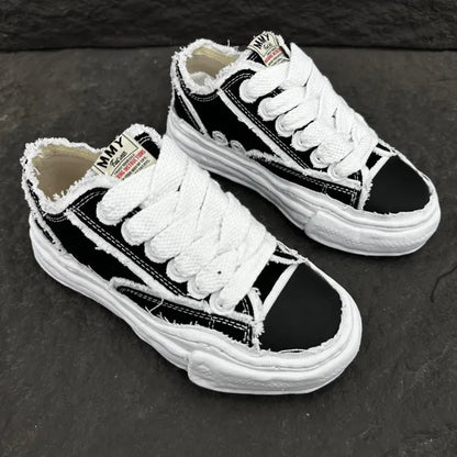 A - SNEAKERS