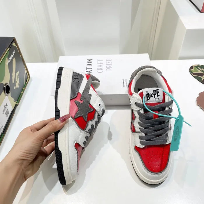 B - SNEAKERS