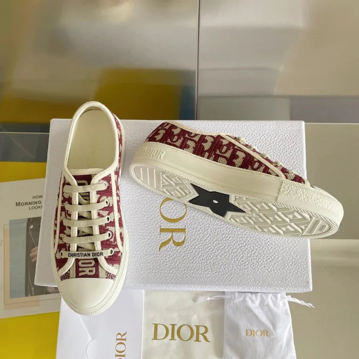 D - SNEAKERS