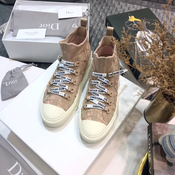 D - SNEAKERS