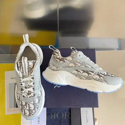 D - SNEAKERS