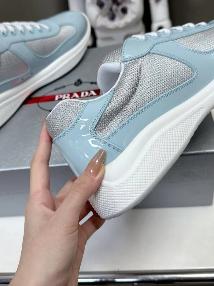 P - SNEAKERS