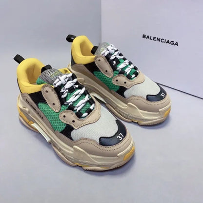 B - SNEAKERS