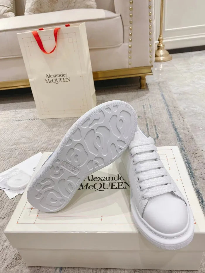 A - SNEAKERS