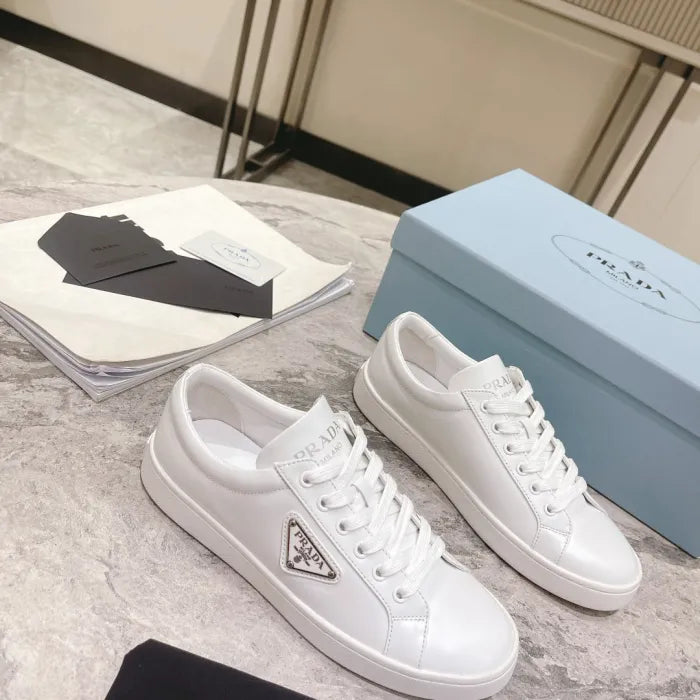 P - SNEAKERS