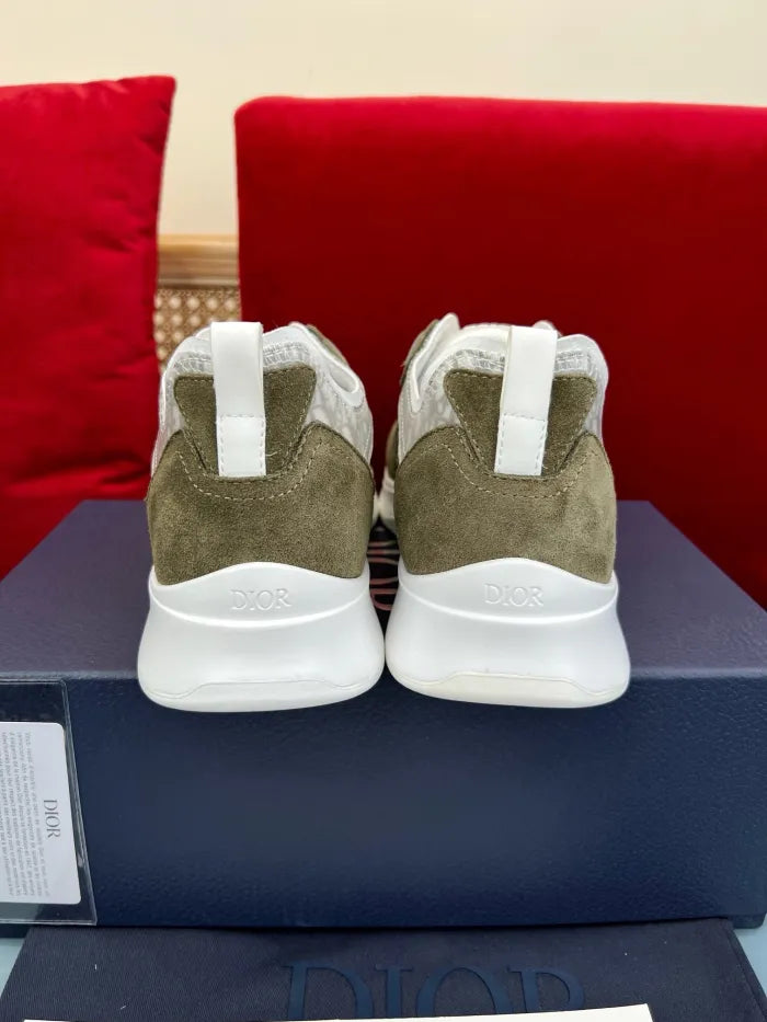 D - SNEAKERS