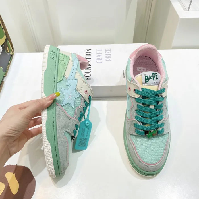B - SNEAKERS
